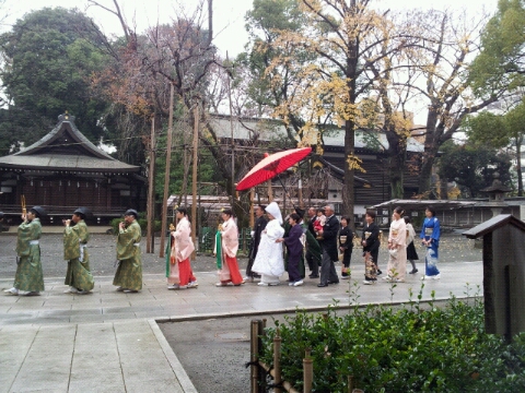 大国魂神社 結婚式 神社結婚式白無垢レンタル着付けヘアメイク撮影と東京のウエディングプロデュース