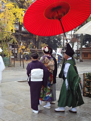 大国魂神社結婚式 和装着付けとヘアメイク 結婚式食事会 神社結婚式白無垢レンタル着付けヘアメイク撮影と東京のウエディングプロデュース